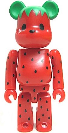 Strawberry Be@rbrick 100% figure by LeviS X Clot, produced by Medicom Toy. Front view.