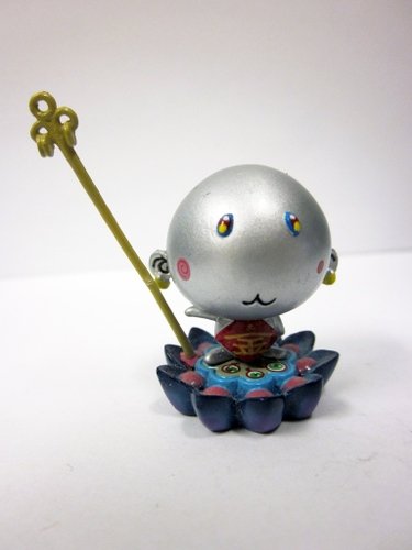 Machikado-kun figure by Takashi Murakami, produced by Kaiyodo. Front view.