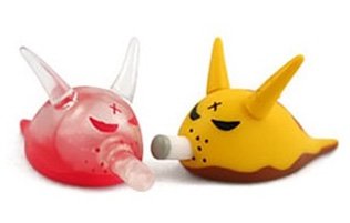 Bob - Bloody & Yellow figure by Frank Kozik, produced by Kidrobot. Front view.
