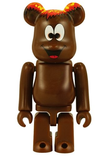 Manana Banana! Be@rbrick - Brown figure by Pamtoy (Perks And Mini), produced by Medicom Toy. Front view.
