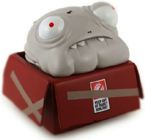 Glop in a Box - Albino, NYCC 2012 figure by Andrew Bell, produced by Mphlabs. Front view.