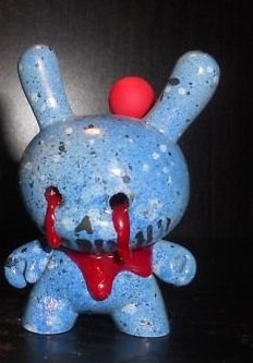 dunny 2011 - Custom - Stabbed figure by Shawn Wigs, produced by Wigalisious. Front view.