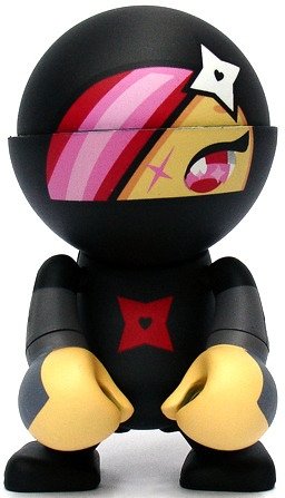 Ninja figure by Simone Legno (Tokidoki), produced by Play Imaginative. Front view.