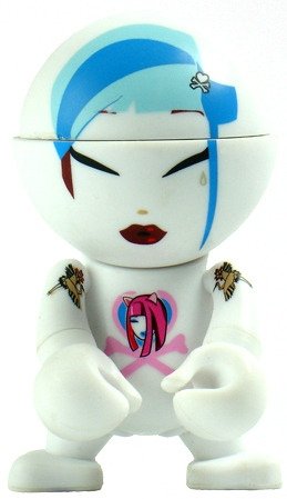 Yuki-Za  figure by Simone Legno (Tokidoki), produced by Play Imaginative. Front view.