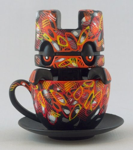 RunDMB Custom Mini Tea figure by Rundmb (David Bishop), produced by Lunartik Ltd. Front view.