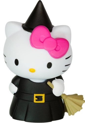 Hello Kitty Horror Mystery Minis - White Witch figure by Sanrio, produced by Funko. Front view.
