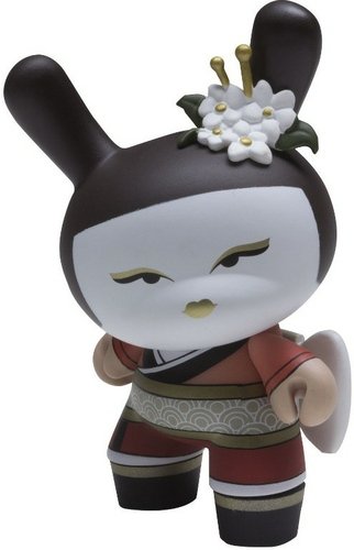 Geisha Madame figure by Huck Gee, produced by Kidrobot. Front view.