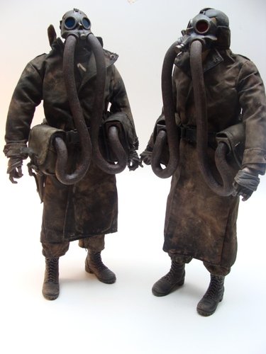 N.O.M. Commanders - Thrice Naut and Post Fire figure by Ashley Wood, produced by Threea. Front view.