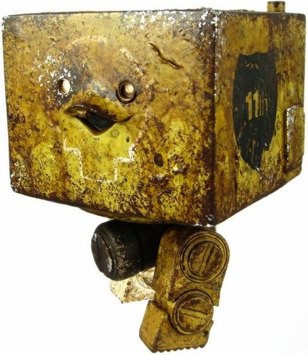 Desert Combat Square figure by Ashley Wood, produced by Threea. Front view.