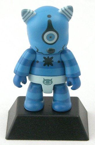 Aooni figure by Akira Yamaguchi, produced by Toy2R. Front view.