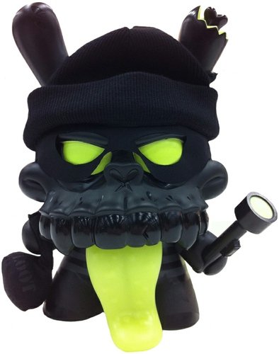 Zombie Robber Dunny - SDCC 11 figure by Jeremy Madl (Mad), produced by Kidrobot. Front view.