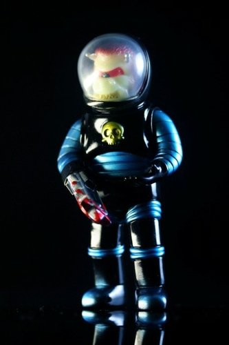 #015 Space Troopers - Rotofugi Exclusive figure by Mark Nagata, produced by Toygraph. Front view.