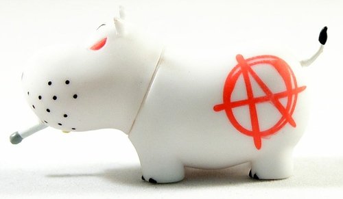 Anarchy Potamus figure by Frank Kozik, produced by Toy2R. Front view.