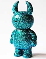 Uamou hyper blue figure by Ayako Takagi, produced by Uamou. Front view.