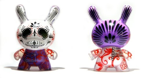 DamRack White Purple figure by Zukaty Vs Damarak, produced by Kidrobot. Front view.