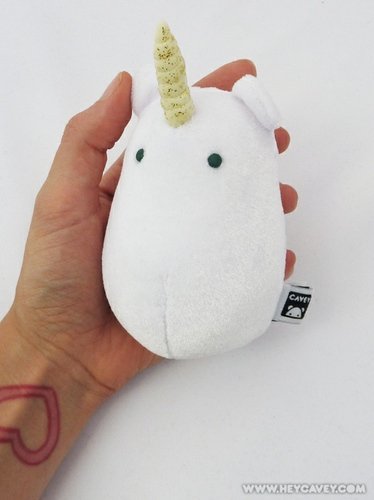 Unicorn Cavey figure by A Little Stranger. Front view.