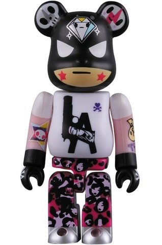 LA Robber Be@rbrick 100% figure by Simone Legno (Tokidoki), produced by Medicom Toy. Front view.