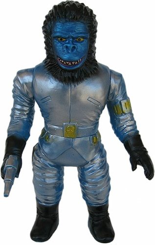 Gorilla Alien figure, produced by Marmit. Front view.
