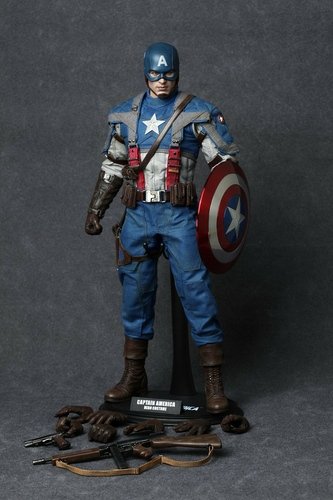 Captain America: The First Avenger figure by Kojun, produced by Hot Toys. Front view.