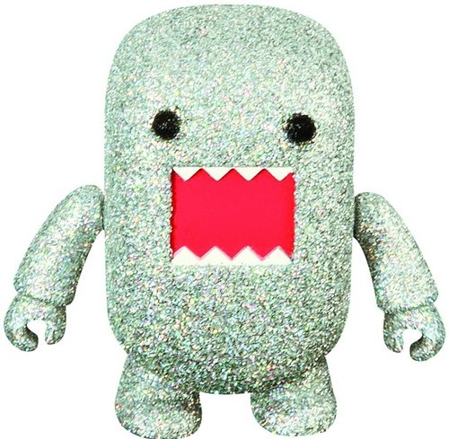 7 Glitter Domo Qee figure by Dark Horse Comics, produced by Toy2R. Front view.