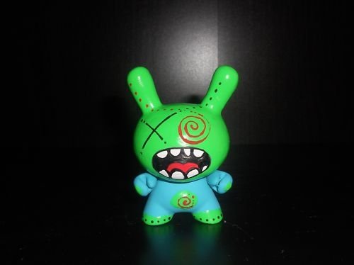 Dunny 2011 - Crazy - Custom figure by Shawn Wigs, produced by Wigalisious. Front view.