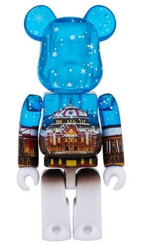 Tokyo Station Marunouchi Bldg Snow Ver. BE@RBRICK figure, produced by Medicom Toy. Front view.