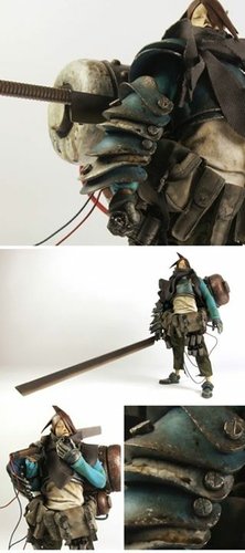 Tomorrow King Heavy Duty Slicer 7Bones Yoshitsune figure by Ashley Wood, produced by Threea. Front view.