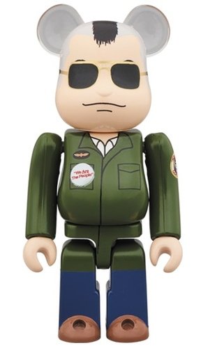 Travis Bickle BE@RBRICK 100% figure, produced by Medicom Toy. Front view.
