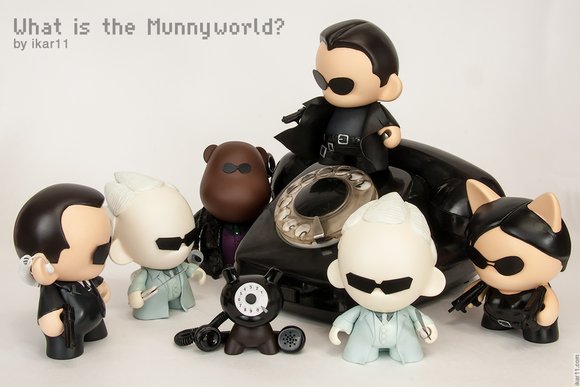 Agent Smith figure by Ikar11. Detail view.