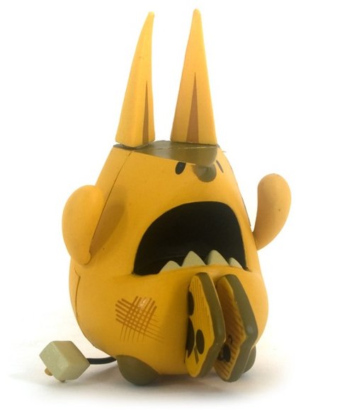 Tummy Toaster Terror  figure by Peskimo, produced by Kidrobot. Front view.