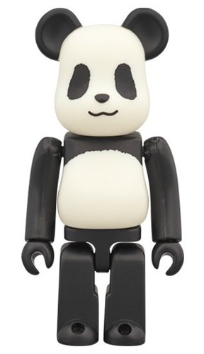 Ueno Land PANDA BE@RBRICK 100% figure, produced by Medicom Toy. Front view.