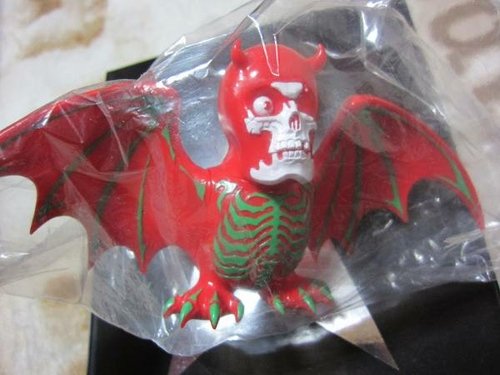 Unholy X-Mas Skullbat figure by Balzac, produced by Evilegend 13. Front view.