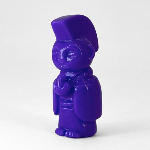 UNPAINTED PURPLE MINI JIZO-ANARCHO figure by Toby Dutkiewicz, produced by DevilS Head Productions. Front view.