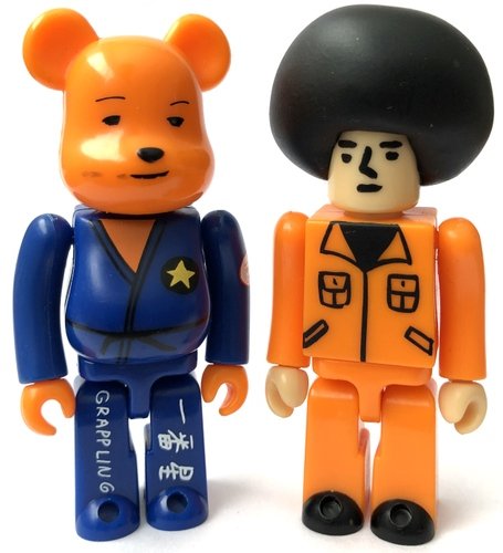 WCC21 Kubrick & Be@rbrick figure by Tokyo Zombie, produced by Medicom Toy. Front view.