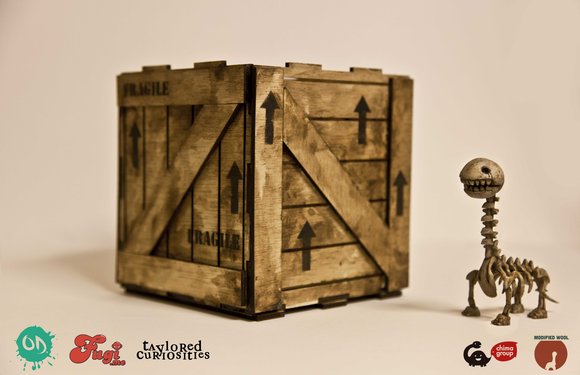 Wool Extinction figure by Onorio, produced by Chima Group. Packaging.
