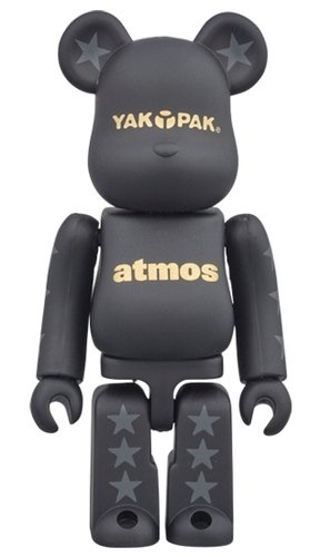 YAKPAK×atmos BE@RBRICK figure, produced by Medicom Toy. Front view.