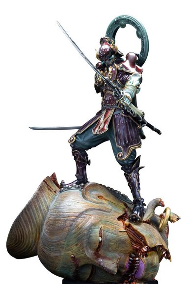 Yoshimitsu figure by Takayuki Takeya, produced by Kotobukiya. Front view.