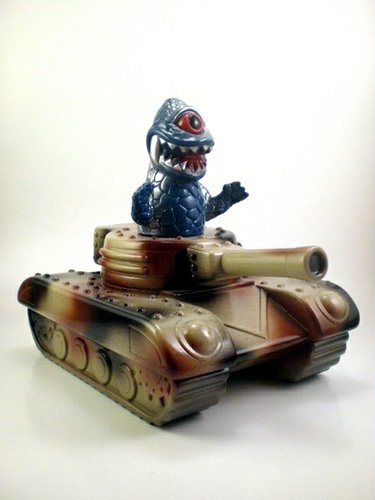 Zagoran Tank figure, produced by Gargamel X Charactics. Front view.